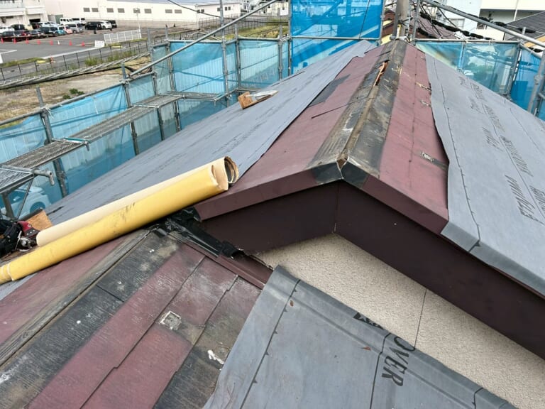 ルーフィングを敷く