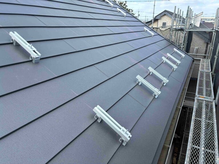 太陽光パネルの架台取り付け