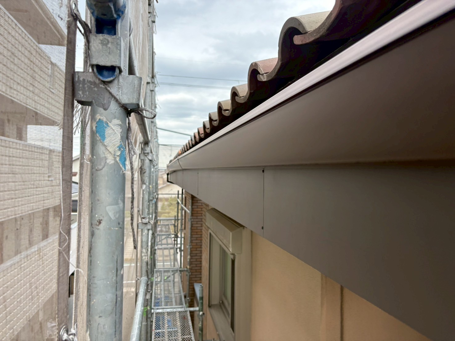 破風板板金巻き