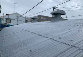 横浜市都筑区 - 小波スレート屋根をリルーフシステム工法で防水塗装