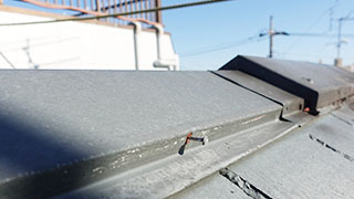 既存の棟板金撤去