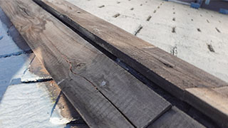 既存の貫板を撤去