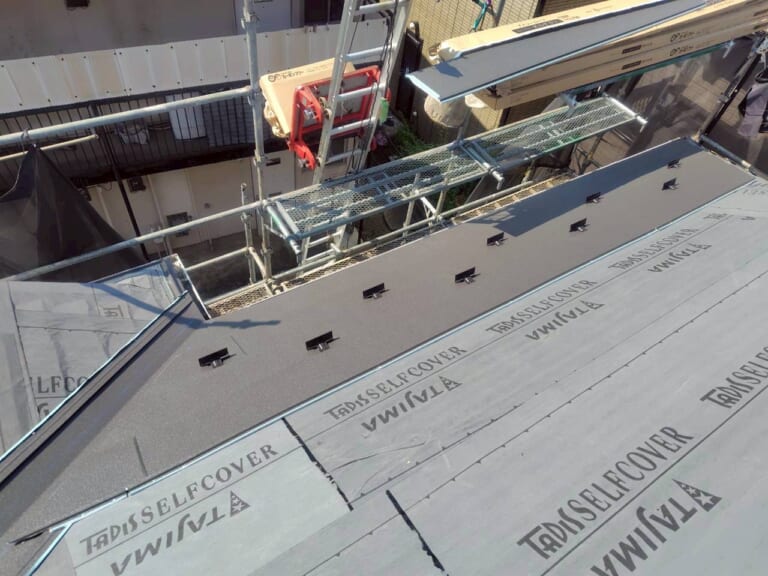 スーパーガルテクトの張り付け