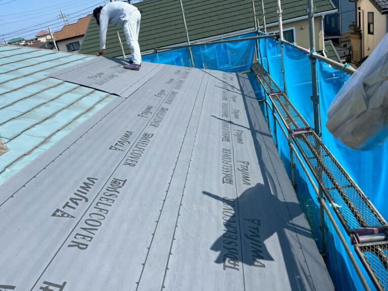 ルーフィングを張る