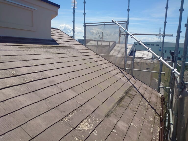 施工前のスレート屋根