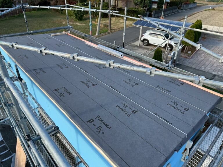 防水シート張り