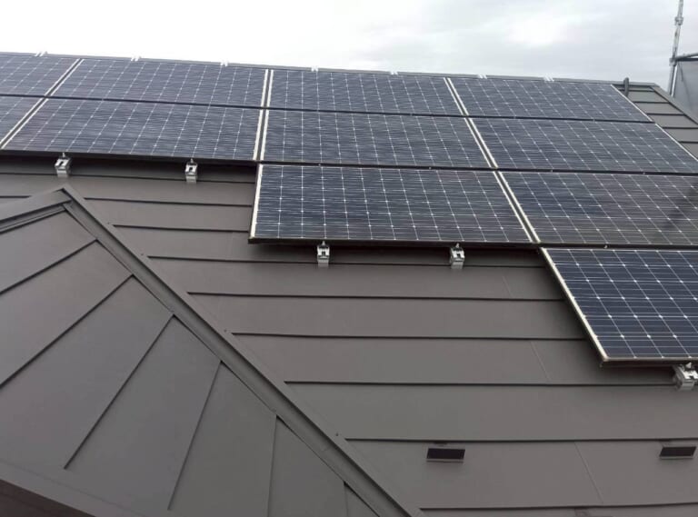 パネルを元の位置に再設置