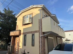 サムネイル画像 神奈川県厚木市 - 屋根外壁ダブルでカバー工法メンテナンスフリーの超高耐久リフォーム