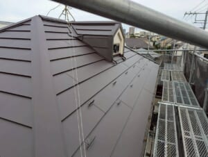 サムネイル画像 埼玉県春日部市 - コスパと高性能を両立させたテイガクルーフで屋根リフォーム