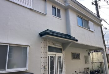 神戸市東灘区-線路が近接している住宅を横暖ルーフαプレミアムsでカバー工法とモルタル外壁をSK科研のプレミアムシリコンで屋根外壁リフォーム工事