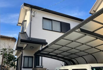 兵庫県伊丹市 - 築後20年以上経過した太陽光パネルの設置されたスレート屋根をスーパーガルテクトでカバー工法(一部葺き替え)と窯業サイディング外壁をボンフロンで外壁塗装