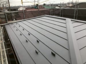 サムネイル画像 千葉県袖ケ浦市 - 雨漏りが発生したスレート屋根を金属屋根スーパーガルテクトでリフォーム