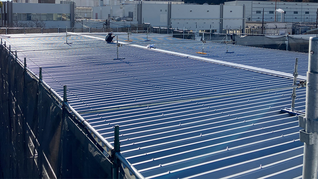 共和産業㈱様大型施設の屋根