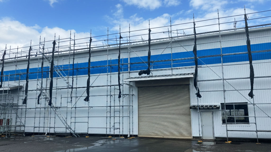 ㈱虎屋鋼機様大型施設の外壁