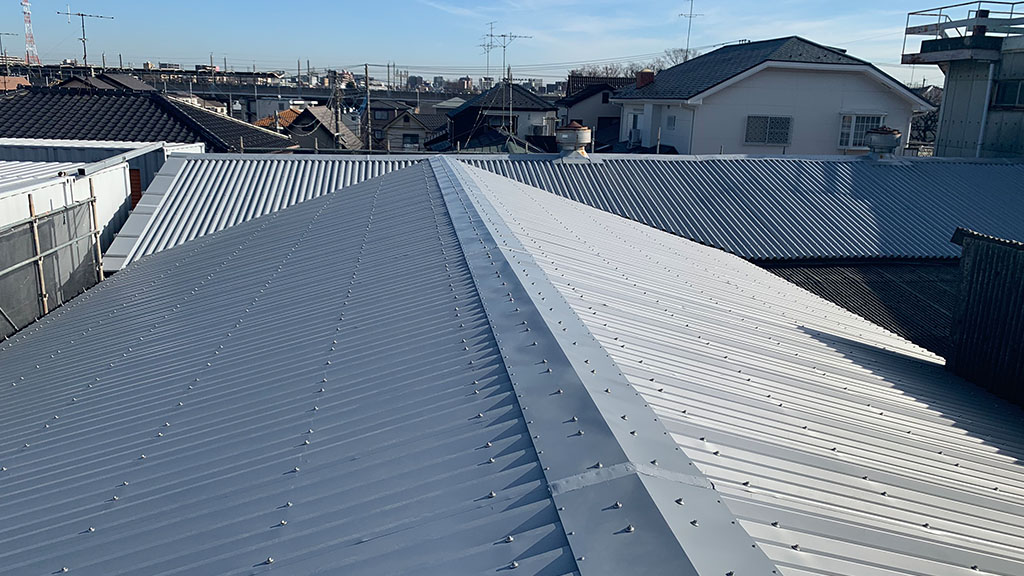 善成金属㈱様大型施設の屋根