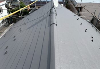 埼玉県所沢市 - スーパーガルテクト×エスヌキで長寿命な屋根へ