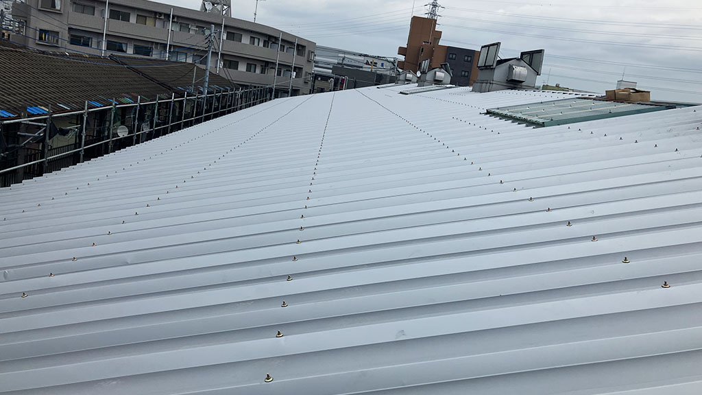 田辺倉庫㈱様大型施設の屋根