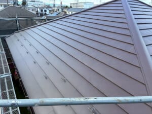 サムネイル画像 埼玉県鴻巣市 - 色あせたスレート屋根を横暖ルーフαプレミアムSで屋根リフォーム