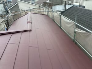 サムネイル画像 大阪府東大阪市 - 築後30年以上経過したスレート屋根をアイジー工業のスーパーガルテクトでカバー工法と既存天窓撤去したリフォーム工事