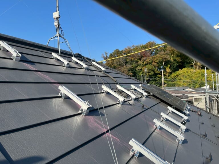 太陽光パネル専用金具の写真