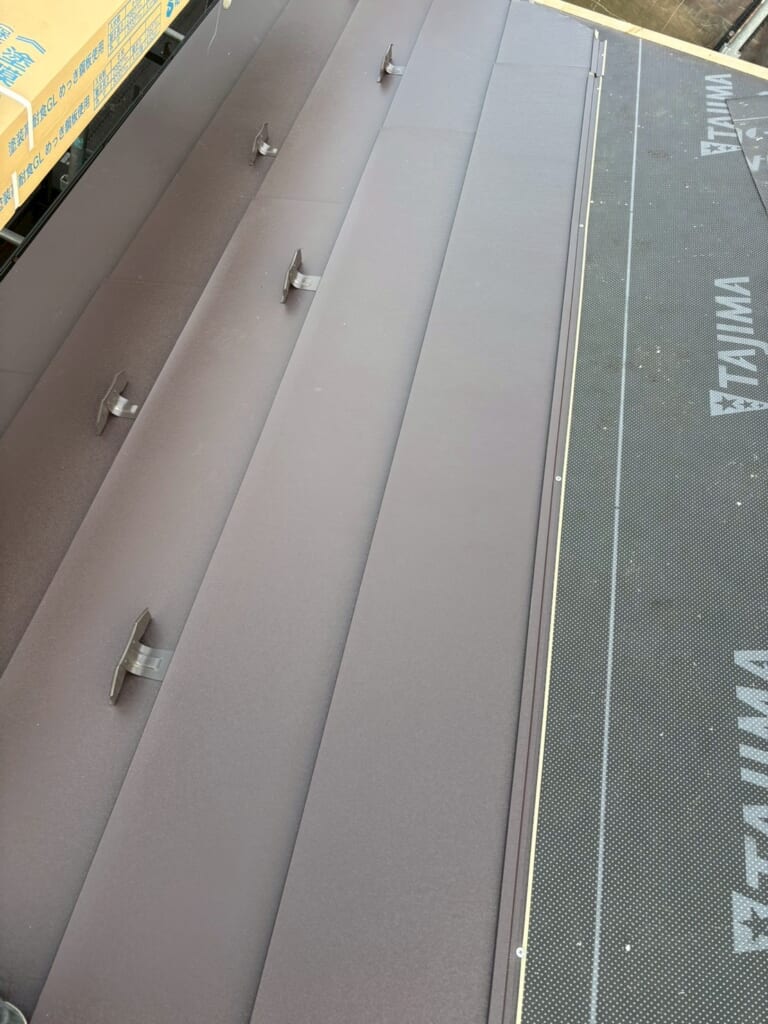 新設屋根材の設置