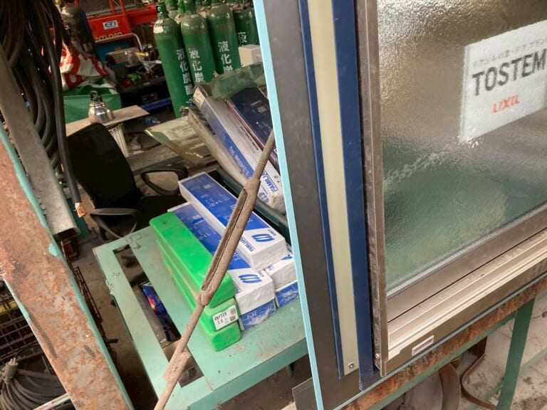 サッシ廻り役物取付