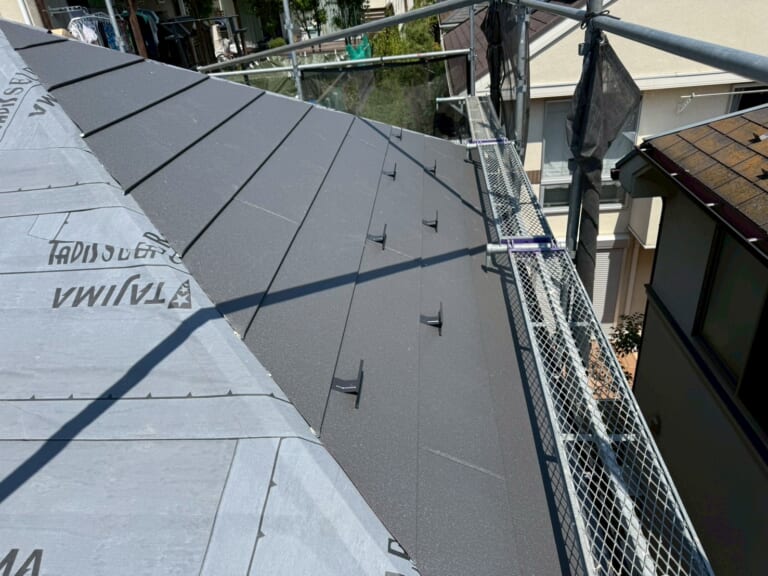 新屋根材の写真