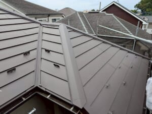 サムネイル画像 東京都東村山市 -ノンアスベストのスレート屋根をテイガクルーフで屋根カバー工法