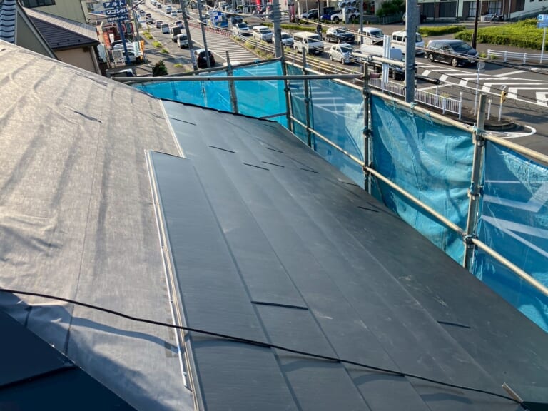 新屋根材の写真