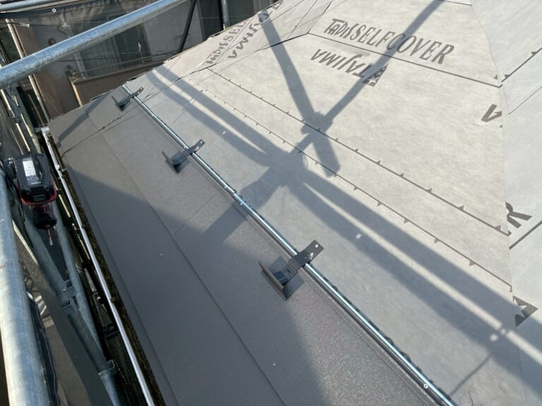 新屋根材の写真
