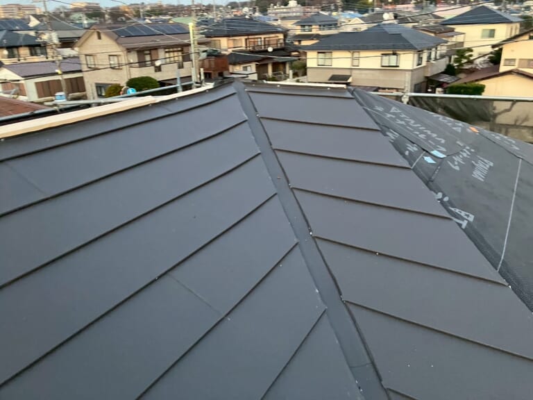 新設屋根材の設置