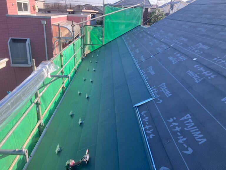 新屋根材の写真