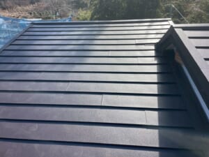 サムネイル画像 東京都西多摩郡 - 雨漏りが発生したスレート屋根をテイガクルーフで葺き替え工事