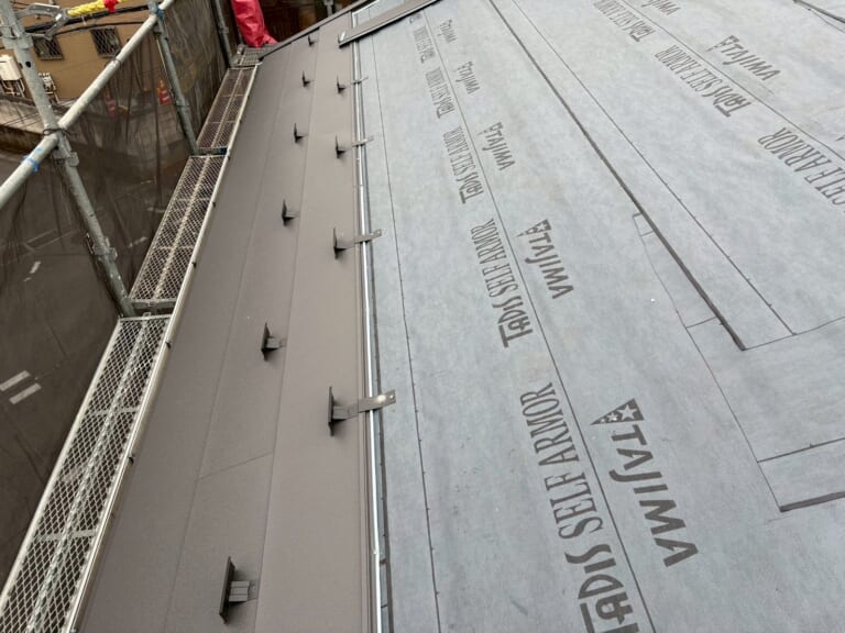 新屋根材の写真