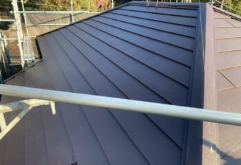 神奈川県藤沢市 - コケが発生した屋根をテイガクルーフで屋根修理