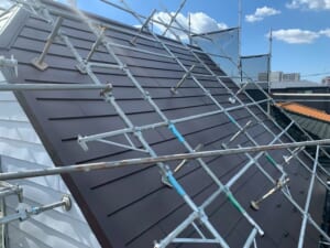 サムネイル画像 川崎市中原区 - ガルバリウム鋼板の金属屋根をテイガクルーフでカバー工法リフォーム