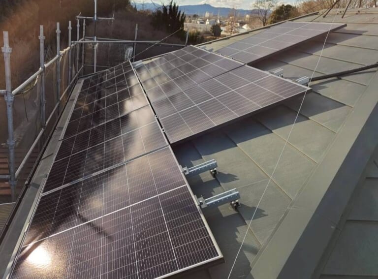 太陽光パネルを取り付け