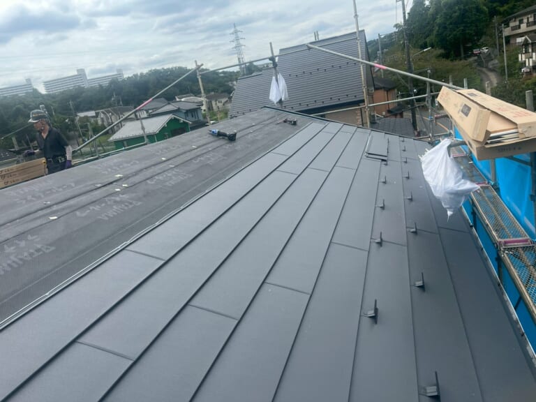 新屋根材の写真