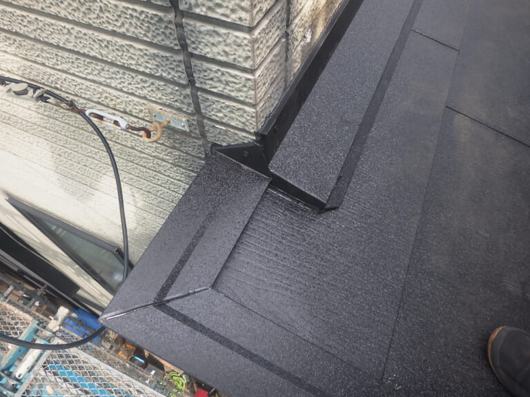 下屋根の屋根カバー工法