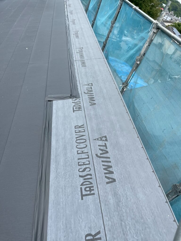 新屋根材の写真