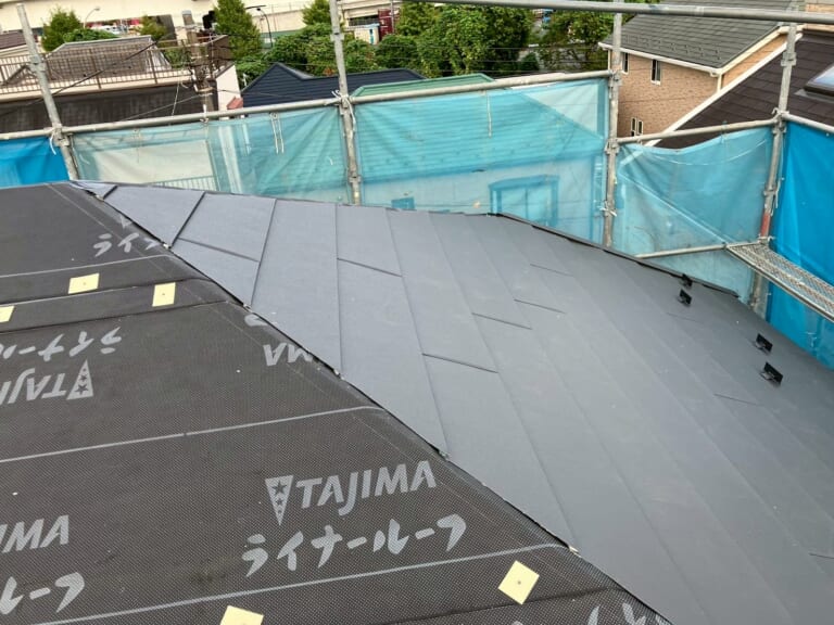 新屋根材の写真