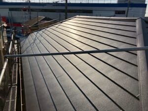 サムネイル画像 東京都武蔵村山市 - 太陽光取り付けに伴いテイガクルーフで屋根リフォーム