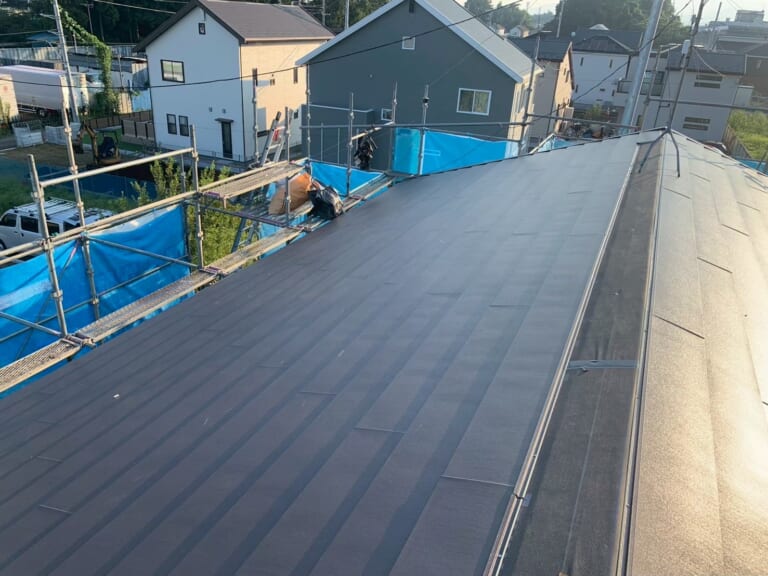 新屋根材の写真