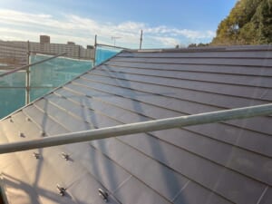 サムネイル画像 東京都町田市 - ニューライナーと横暖ルーフαプレミアムSで高グレードな屋根にカバー工法リフォーム