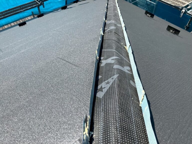 屋根材の立ち上げの写真