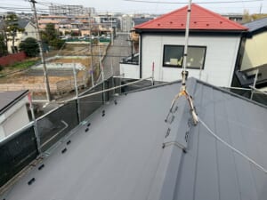 サムネイル画像 神奈川県川崎市 - 経年劣化によるスレートのヒビや欠けが気になり金属屋根へ屋根リフォーム工事