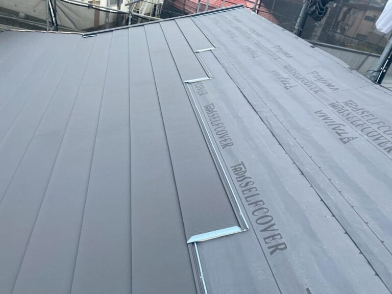 新屋根材の写真