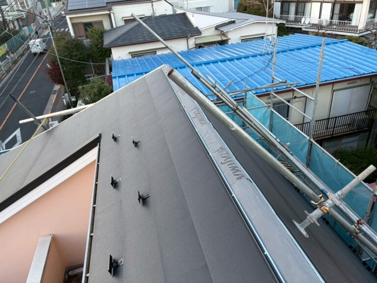 新屋根材の写真