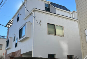 東京都中野区 - スーパーガルテクトによる葺き替えと外壁塗装で美しい外観へフルリフォーム