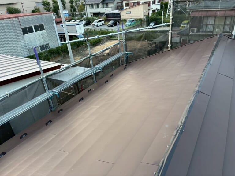 新屋根材の写真